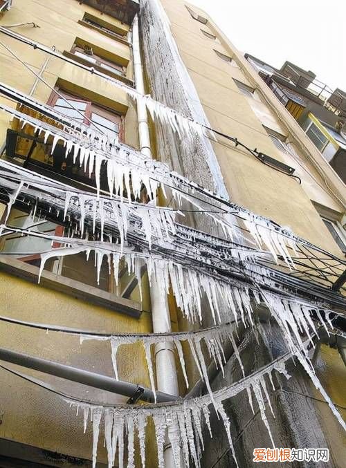 太阳能冬季如何防冻，太阳能上水管冬天怎么防冻