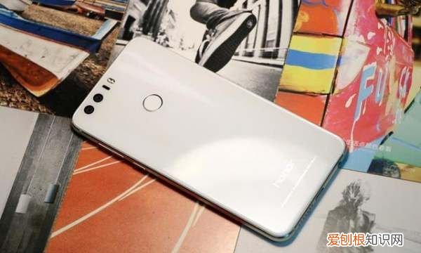 荣耀系统为什么不用EMUI了，现在荣耀还在使用华为系统