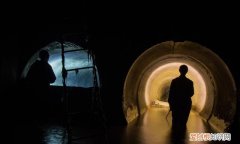 穿着别人的衣服的说说,小说一出门就被男人惦记