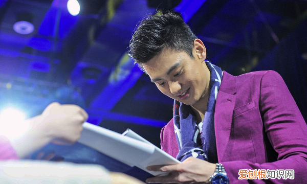 如何做受欢迎的人，如何在学校变得受欢迎