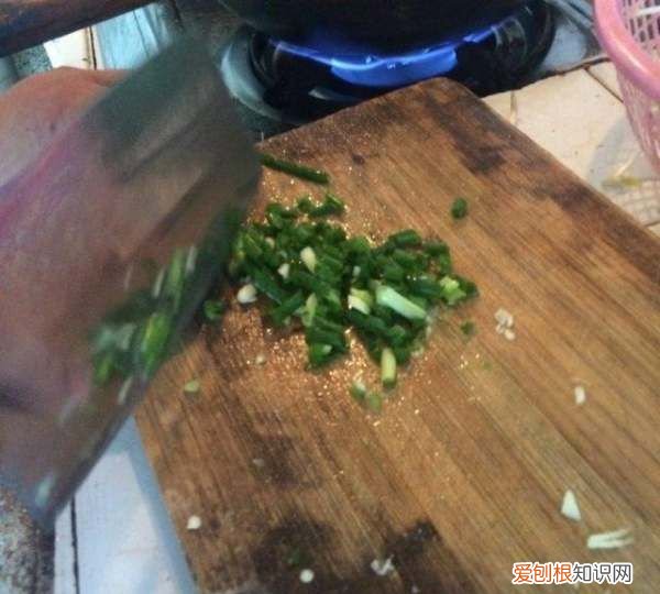 黄豆芽炒牛肉丝的做法，豆芽炒牛肉丝的家常做法窍门