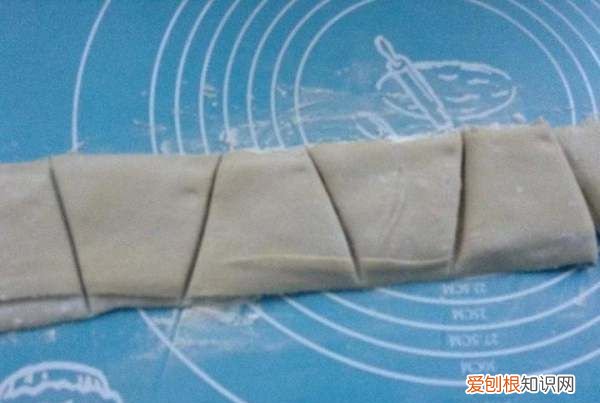 混沌皮子怎么和面,馄饨皮和饺子皮的做法区别