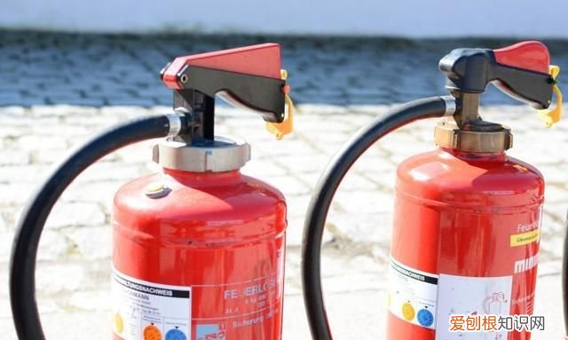灭火器黄颜色代表什么,灭火器上的黄绿红颜色代表什么