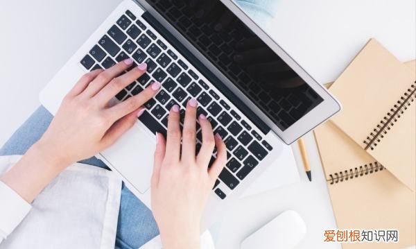 电脑里应该怎么共存两个窗口