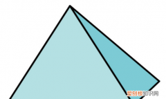 四面体的底是什么形，正四面体是怎么样的就是正四棱柱吗