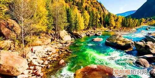 可可托海离伊犁有多远