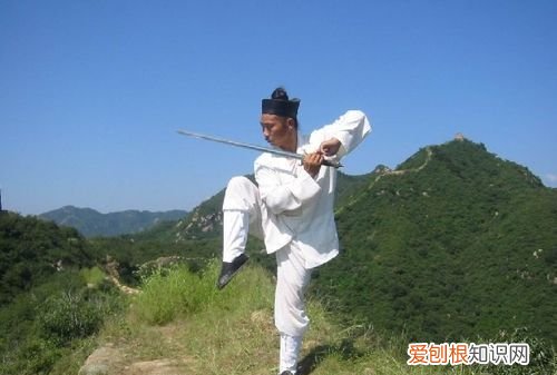 昆仑山练剑是什么梗,仙剑1至4中蜀山的掌门依次是谁