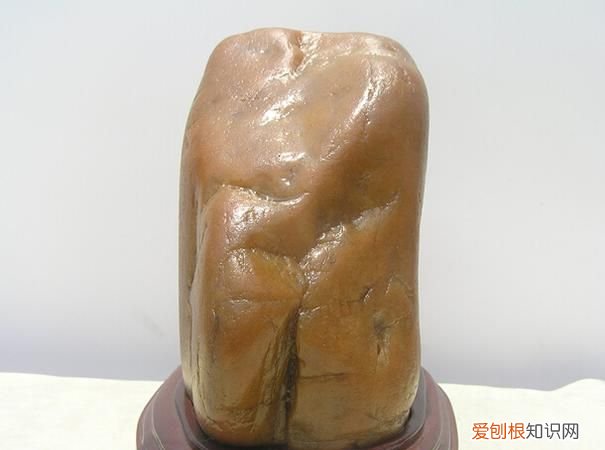 鹅卵和黄蜡石的区别，黄腊石的产地是什么地方