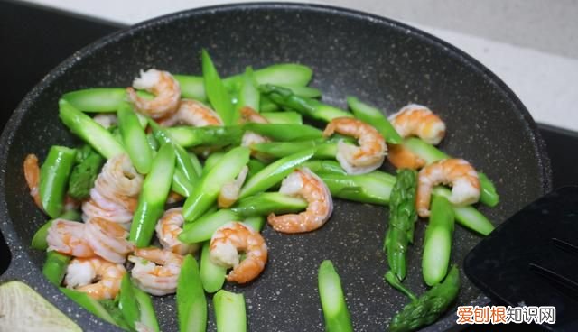 芦笋炒虾仁营养又健康的芦笋做法 芦笋炒虾仁怎么炒才好吃窍门