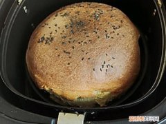 空气炸锅面包烤多长时间，空气炸锅烤牛角面包多少度多长时间