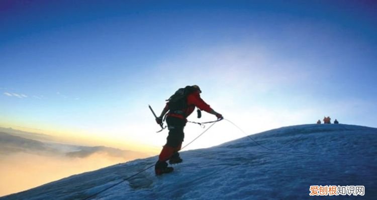 锐意的寓意，刻意的近义词是立刻