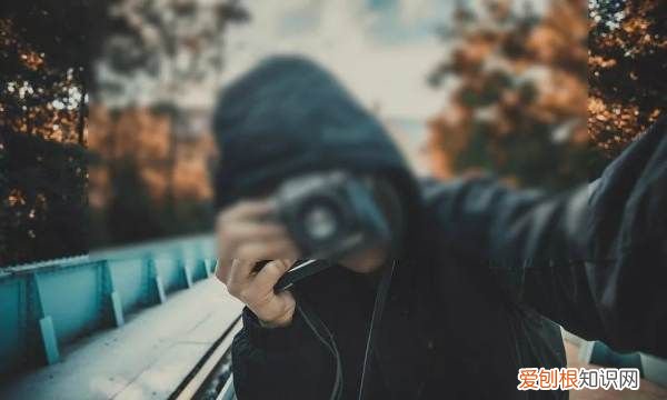 PS做毛玻璃效果，PS毛玻璃效果如何做