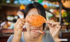 蒸熟了的螃蟹可以留着过夜吃吗，冬季蒸熟的螃蟹过夜了能吃吗