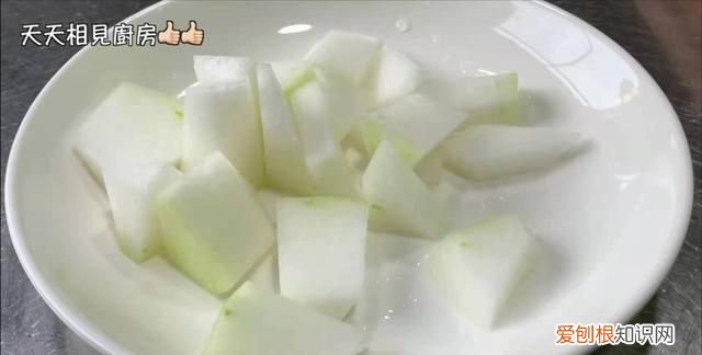 夏天不可错过的家常味冬瓜丸子汤,夏天来碗冬瓜丸子汤