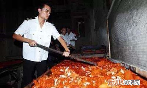 辣条油弄到被子上怎么办