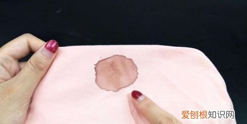 鼻血弄到床单上怎么洗