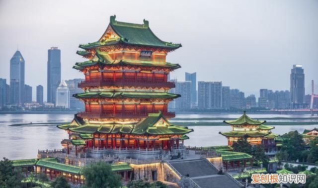 滕王阁是江南三大名楼位于哪里