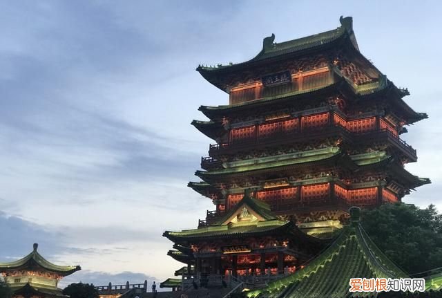 滕王阁是江南三大名楼位于哪里