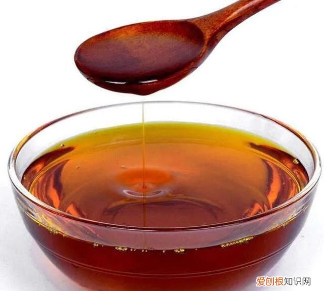 菜籽油怎样脱黑处理，自家榨的菜籽油颜色怎么是黑色的