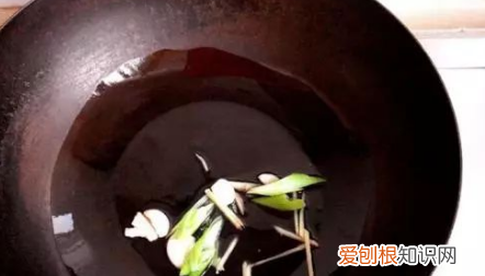 甜酸排骨怎么做窍门,甜酸排骨简单做法视频