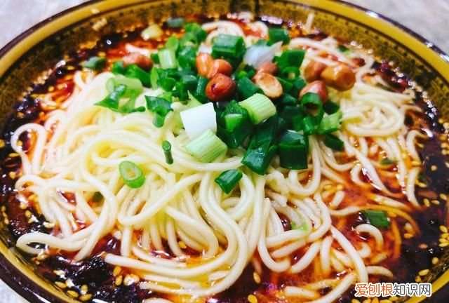 一碗酸辣粉的热量等于7碗米饭?热量实测图