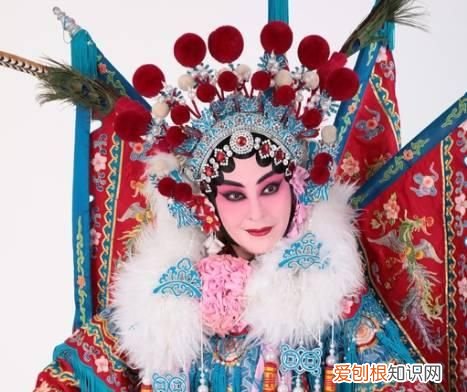 巾帼英雄穆桂英挂帅征文 穆桂英挂帅巾帼不让须眉