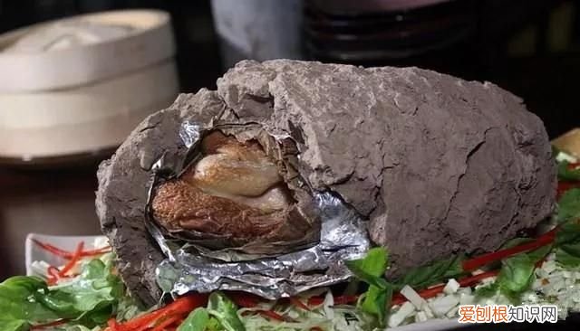 洪七公秘制叫花鸡看着流口水 洪七公最爱的叫花鸡怎么做的