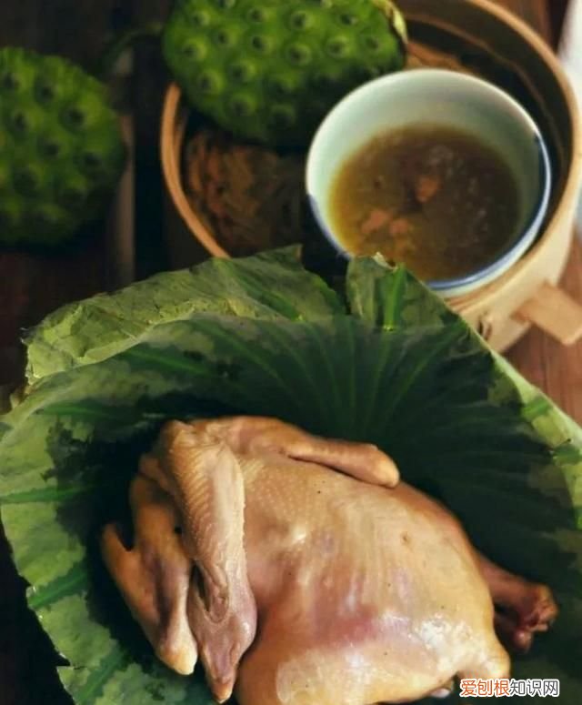 洪七公秘制叫花鸡看着流口水 洪七公最爱的叫花鸡怎么做的