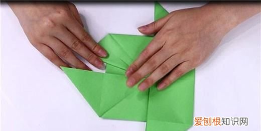 怎么做手工战斗机，手工战斗机的折法,用大张的草稿本