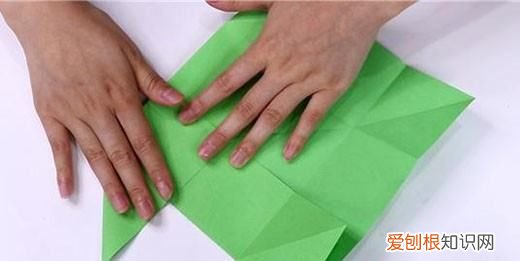 怎么做手工战斗机，手工战斗机的折法,用大张的草稿本