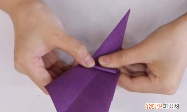 如何制作三角插孔雀，用三角插做孔雀要用多少张纸呢