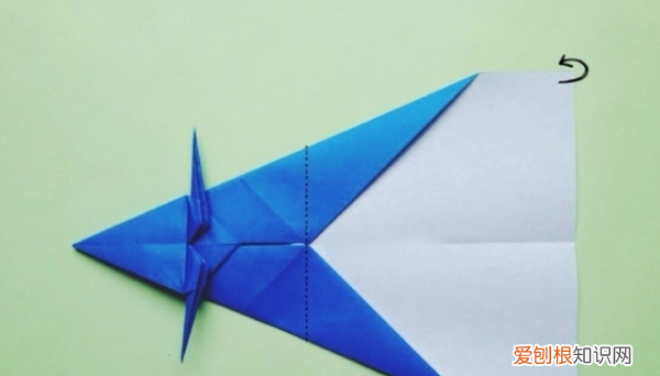如何制作三角插孔雀，用三角插做孔雀要用多少张纸呢