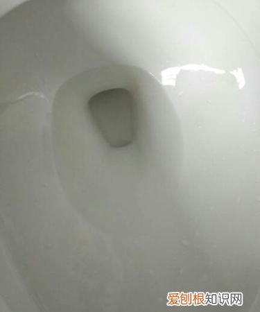 马桶的水迹线怎么消除，马桶水位线发黄是质量问题么