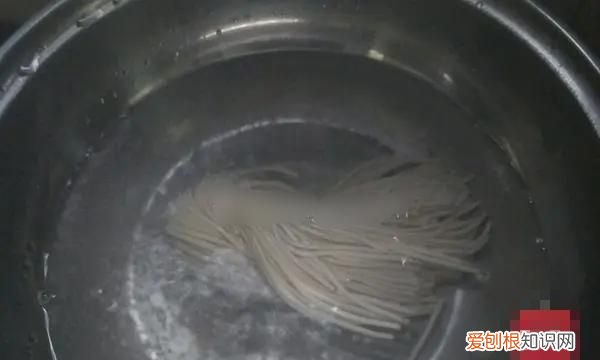 开水煮挂面几分钟,煮挂面的时间大概是几分钟