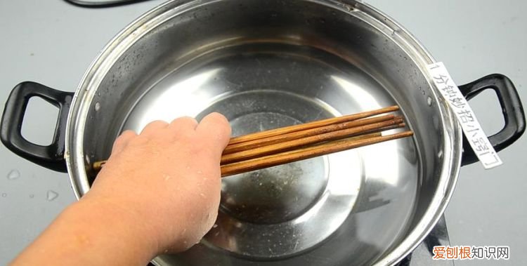 塑料上的霉点怎么去除,塑料碗上的霉点怎么去除