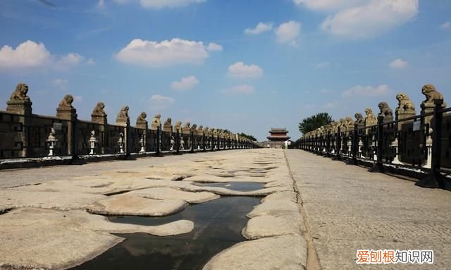 这里不仅有燕京八景的卢沟晓月，数不清的石狮子，这里还是七七事变的发生地，北京丰台的卢沟桥和宛平城