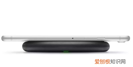 苹果8无线充电怎么用，苹果8plus用无线充电器对电池好吗