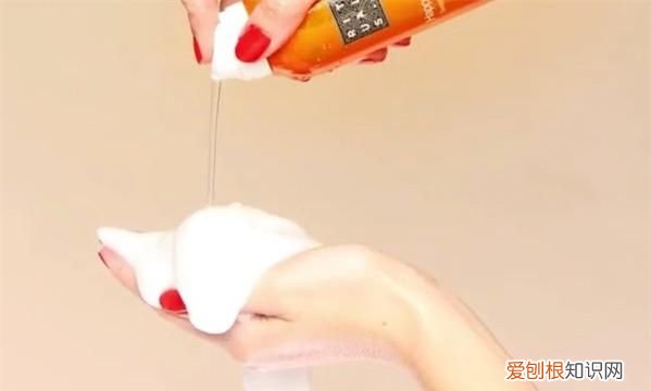 过期的沐浴露还能洗澡吗,过期的沐浴露可以做什么用途