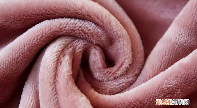 绫罗绸缎这四个字对吗 绫罗绸缎怎么区别