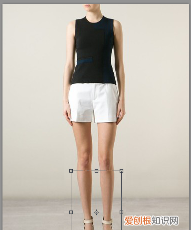 用PS拉长腿如何拉，ps怎么把腿修更直一些