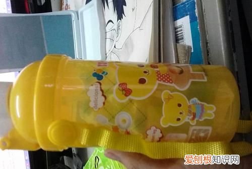 新买的塑料杯怎么清洗