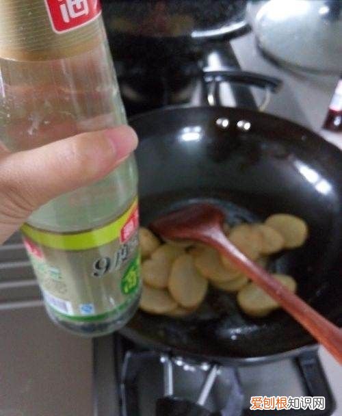 火腿炒土豆怎么做，土豆炒火腿的家常做法大全