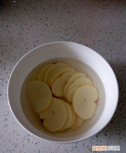 火腿炒土豆怎么做，土豆炒火腿的家常做法大全