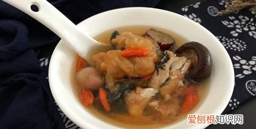 花胶可以炖乌鸡吗