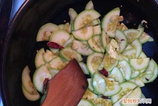 蕃瓜的家常做法，番瓜怎么炒好吃又简单视频