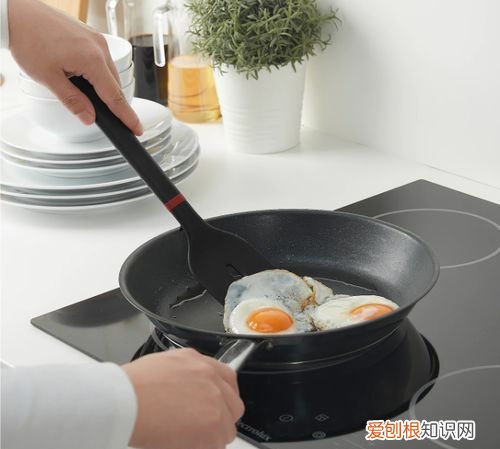 硅树脂涂层锅有毒，氟树脂涂层烤盘有毒吗