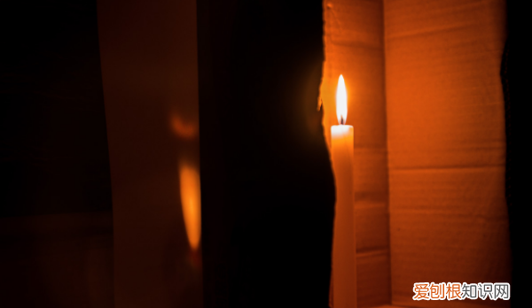 小孔成像实验怎么做，小孔成像实验怎样做?