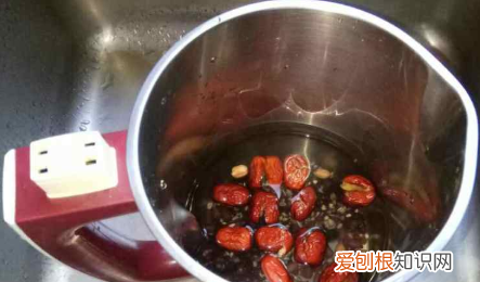 糙米可以打豆浆吗，三色糙米可以用豆浆机打豆浆