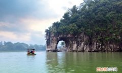 人们都说桂林山水甲天下对还是错