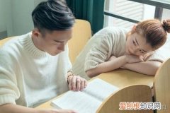 为什么男生喜欢女生挣扎，女朋友个子小抱着做 为什么男生喜欢女生挣扎